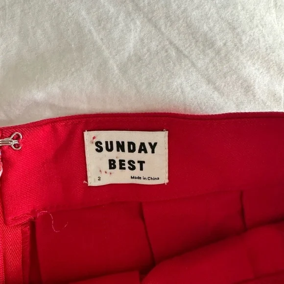 Sunday Best Olive Pleated Mini Skirt size 2 bright red - Picture 2 of 3